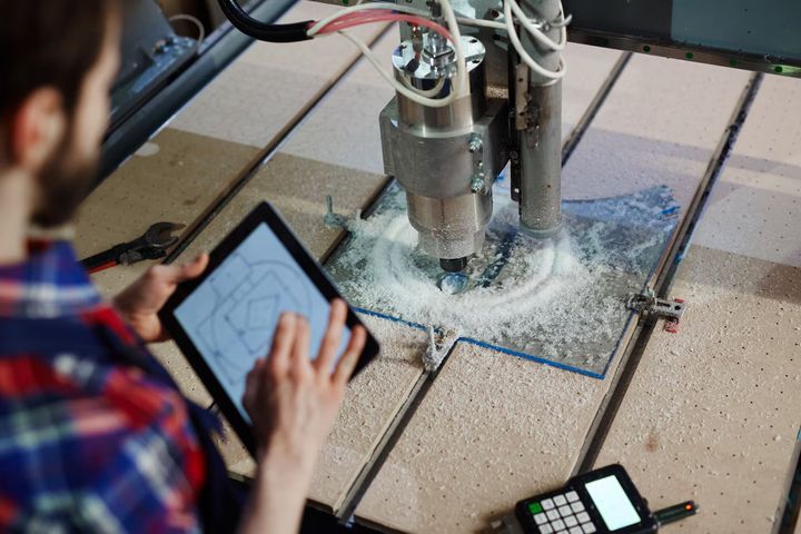CNC Milling Machines Overview, Technology, Parts, and Modern Manufacturing Uses