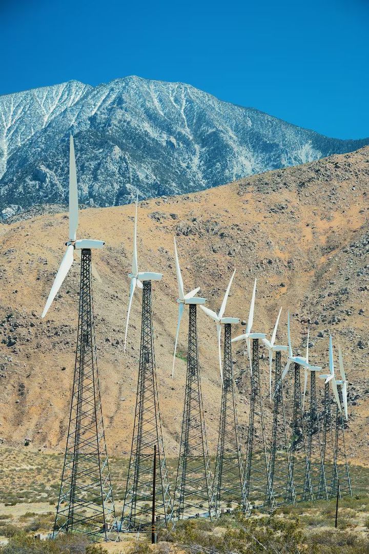 Vertical Axis Wind Turbines Guide: Technology Basics and Renewable Energy Insights