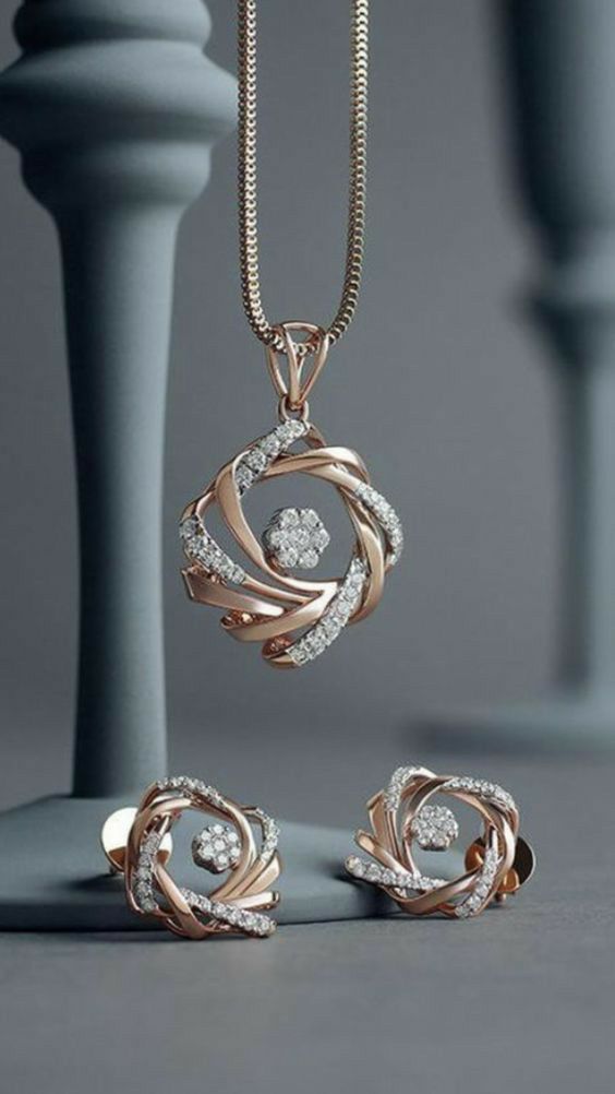 Elegant Office Pendants Tips: Workplace Jewelry Styling Guide and Professional Fashion Insights